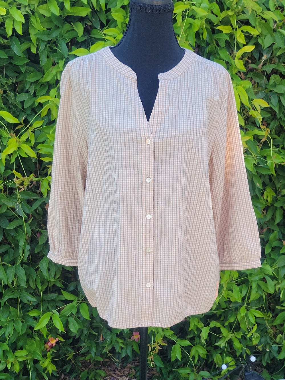 Women's Lightweight Button-Down Blouse